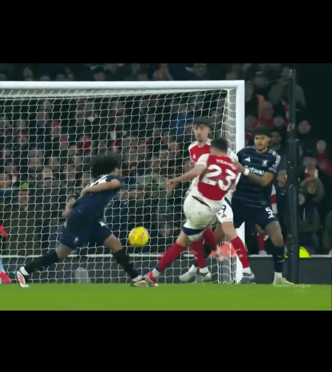 惊天逆转！阿森纳连追三球实现绝地反击，任何回复免费密码.